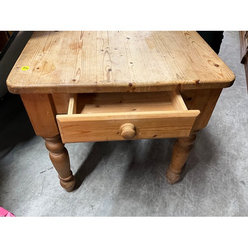 450 - ANTIQUE PINE SCRUB TOP KITCHEN TABLE W30