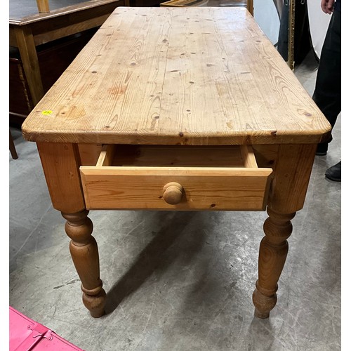 450 - ANTIQUE PINE SCRUB TOP KITCHEN TABLE W30