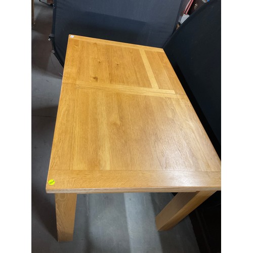 424 - MODERN OAK EXTENDING DINING TABLE L59