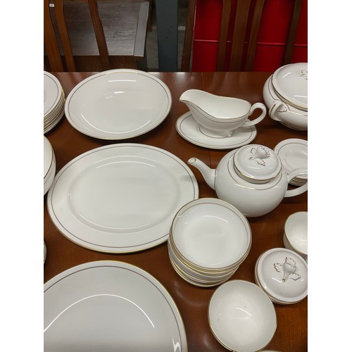 240 - VERY LARGE ROYAL WORCESTER DINNER AND TEA SERVICE CONTESSA PATTERN INCLUDES SERVING DISHES PLATES ET... 