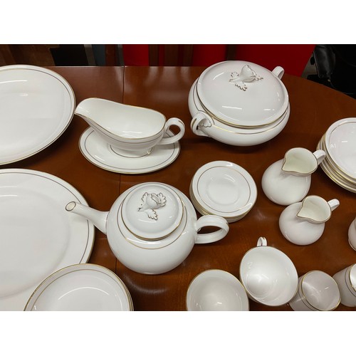 240 - VERY LARGE ROYAL WORCESTER DINNER AND TEA SERVICE CONTESSA PATTERN INCLUDES SERVING DISHES PLATES ET... 