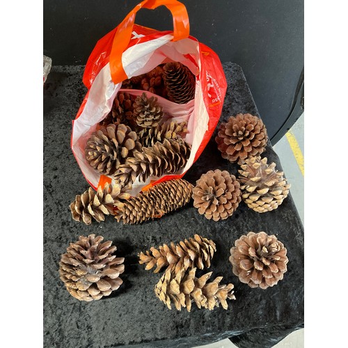 4 - BOX OF CHINA TO INCLUDE MORTAR AND PESTLE, ROYAL DOULTON , MASONS PLATE AND A BAG OF PINE CONES ETC