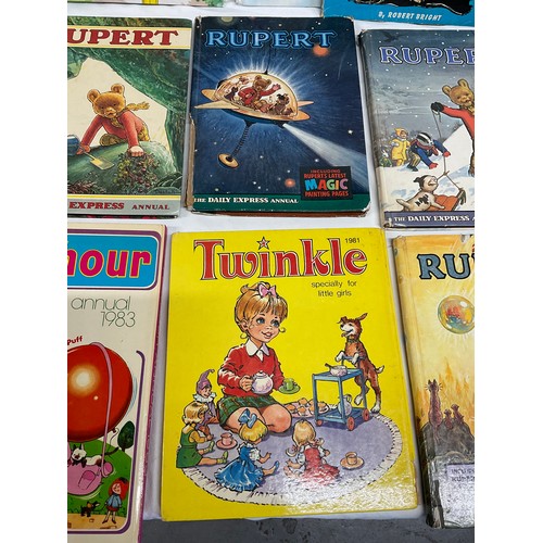 40 - BOX OF CHILDRENS BOOKS TO INCLUDE RUPERT, ALICE IN WONDERLAND AND A TOY CAT ETC