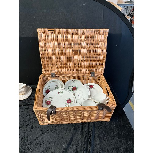 50 - BOX OF CHINA TO INCLUDE PLATES, CUPS AND A PICNIC BASKET OF CHINA TO INCLUDE REGENCY BONE CHINA SET