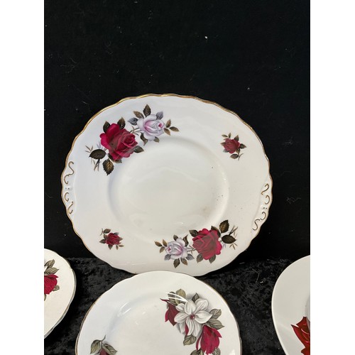 50 - BOX OF CHINA TO INCLUDE PLATES, CUPS AND A PICNIC BASKET OF CHINA TO INCLUDE REGENCY BONE CHINA SET