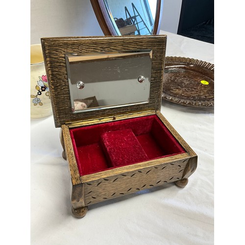 54 - BOX OF ODDS TO INCLUDE OVAL MIRROR, CROWN DUCAL JUG, WOODEN JEWELLERY BOX ETC