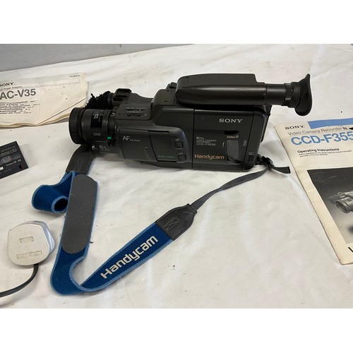 59 - SONY HANDYCAM VIDEO 8 PAL VIDEO CAMERA RECORDER