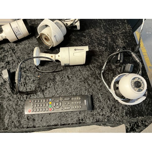 73 - QUANTITY OF USED LIGHTS AND CAMERAS WITH CABLES,REMOTE ETC A/F