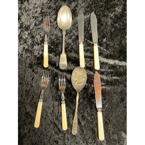 99 - ASSORTED COLLECTION OF PLATED CUTLERY TO INCLUDE TWO SILVER SPOONS ASSORTMENT OF BIRD CERAMIC FIGURE... 