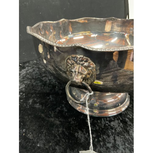 112 - LARGE SILVER PLATE ON COPPER PUNCH BOWL WITH LIONS HEAD HANDLES ,SIX GOBLETS AND SERVING LADLE DIA12... 