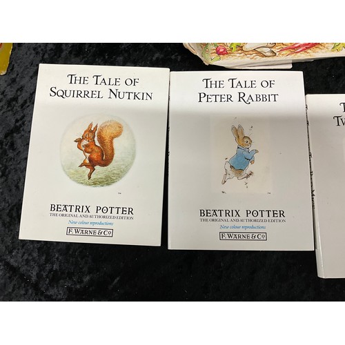 119 - COLLECTION OF BEATRIX POTTER CHILDRENS BOOKS WITH ORIGINAL SLEEVES IN ORIGINAL BOXES AND A PELHAM ST... 