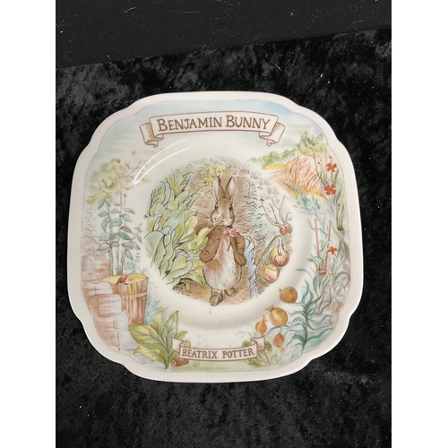 131 - WEDGWOOD PETER RABBIT CERAMIC CHRISTENING SET AND ROYAL ALBERT BEATRIX TOM KITTEN AND MRS TIGGYWINKL... 