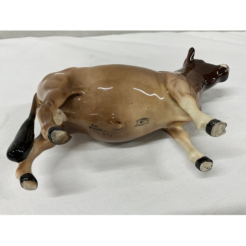 140 - COLLECTION OF ANIMAL FIGURES TO INCLUDE BESWICK BULL SLIGHT CHIP TO ONE HORN AND THREE HORSES