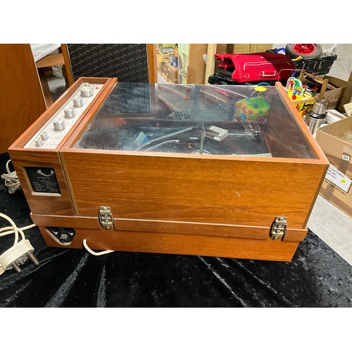 156 - VINTAGE METRO SOUND COMPACT STEREO SYSTEM WITH SPEAKERS GARRARD 3000 RECORD DECK WITH SPARE NEEDLES ... 