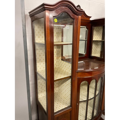 473 - EDWARDIAN MAHOGANY INLAID DISPLAY CABINET WITH THREE GLAZED DOORS AND SHELF TO BASE W48