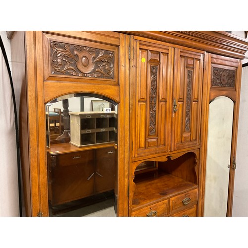 474 - EDWARDIAN SATIN WALNUT COMPACTUM WITH TWO MIRROR DOORS AND DRAWERS TO CENTER W72