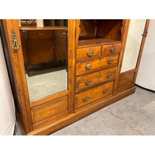 474 - EDWARDIAN SATIN WALNUT COMPACTUM WITH TWO MIRROR DOORS AND DRAWERS TO CENTER W72