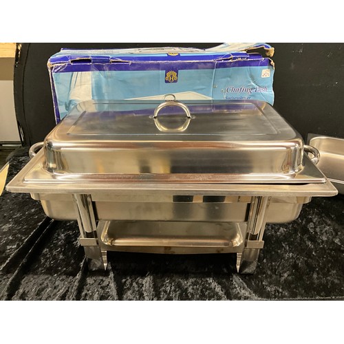 173 - NEW IN BOX CHAFING DISH APPROX 22