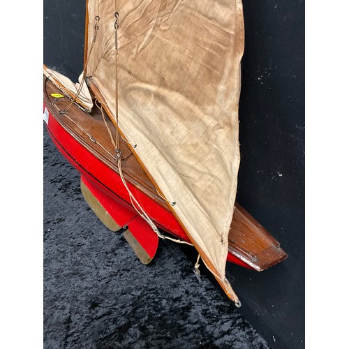 178 - ANTIQUE WOODEN POND YATCH WITH ORIGINAL SAILS AND RIGGINGS  A/F   L28