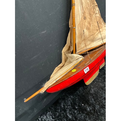 178 - ANTIQUE WOODEN POND YATCH WITH ORIGINAL SAILS AND RIGGINGS  A/F   L28