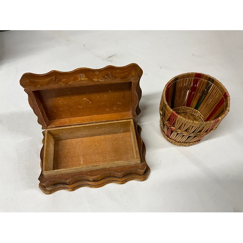 181 - BOX OF WOODEN ITEMS TO INCLUDE WOODEN TRINKET BOXES EGG CUPS CIRCULAR BAROMETER DIA7