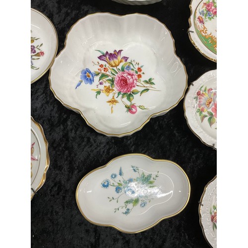 200 - QUANTITY OF VARIOUS CHINA TO INCLUDE WEDGWOOD HATHAWAY ROSE PARAGON BONE CHINA CROWN STAFFORDSHIRE C... 