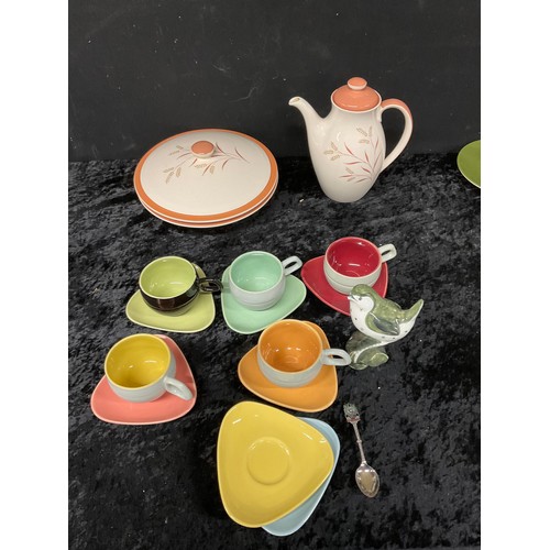 216 - TWO BOXES OF ASSORTED KITCHENWARE TO INCLUDE TEAPOTS MUGS CUPS DISHES PLATES JARS ETC