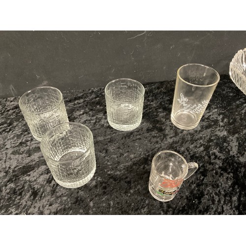 217 - QUANTITY OF GLASSWARE TO INCLUDE SUNDAE GLASSES SERVING DISHES BOWLS DECANTER ETC