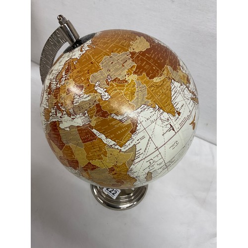 222 - MODERN WORLD DESK GLOBE  H18