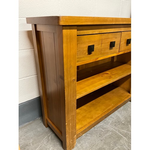 480 - MODERN PINE CONSOLE TABLE WITH DRAWERS AND SHELVES BELOW W43