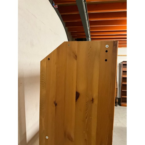 481 - MODERN PINE FREE STANDING SET OF SHELVES W18