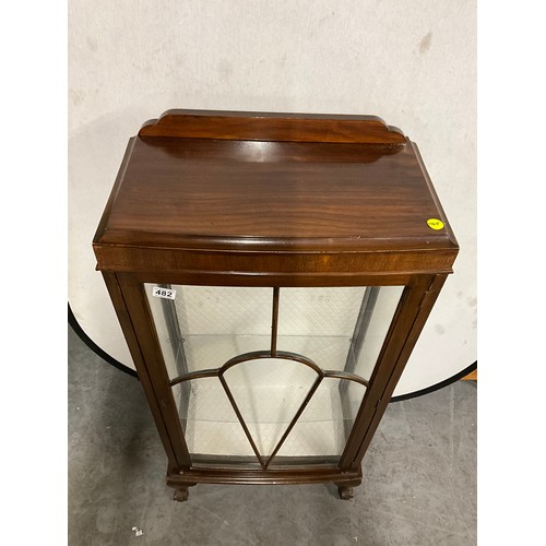 482 - 1930S ART DECO MAHOGANY  CABINET WITH GLASS SHELVES AND BALL AND CLAW FEET W22