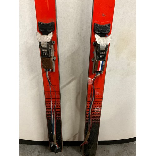 483 - PAIR OF VINTAGE  HEAD GK-CS SKIS