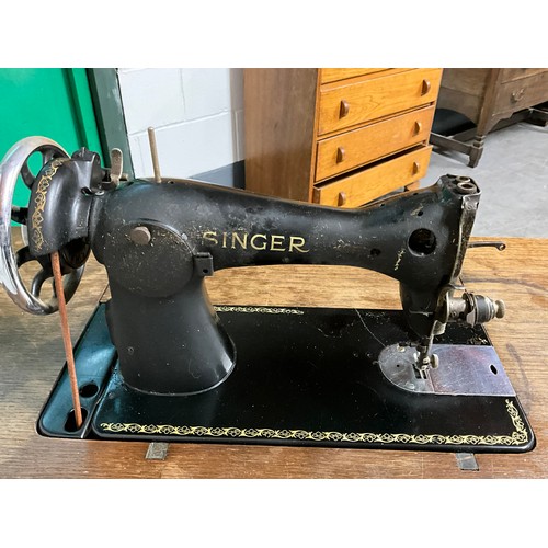 484 - VINTAGE SINGER SEWING MACHINE TABLE W34