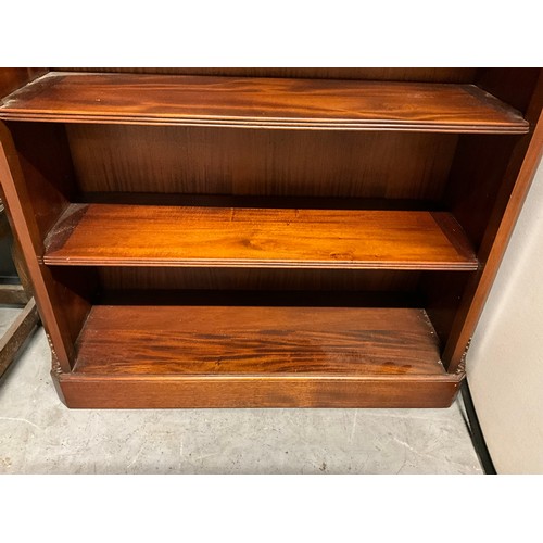 494 - MODERN FREE STANDING MAHOGANY BOOK CASE W36