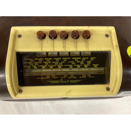 297 - VINTAGE BUSH BAKERLITE RADIO