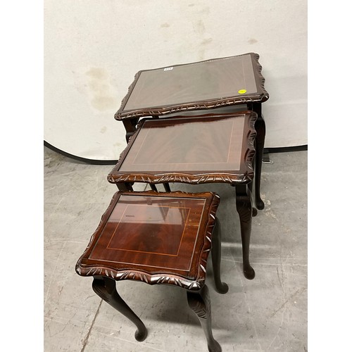 522 - MODERN NEST OF MAHOGANY INLAID GLASS TOP TABLES W22