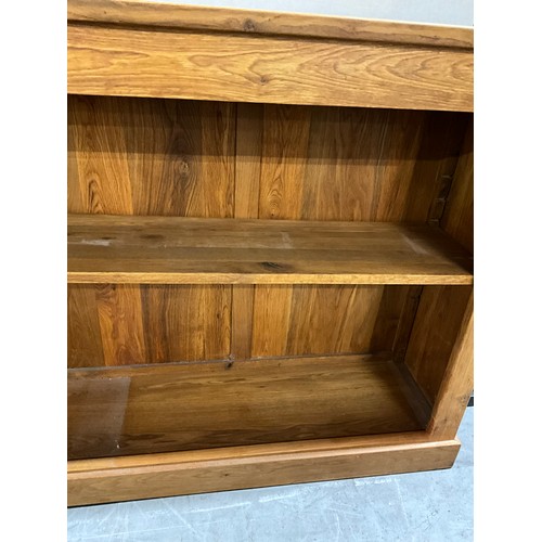 527 - MODERN OAK FREE STANDING BOOK CASE W54