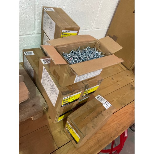 311 - 10 BOXES OF 6 X 13MM SCREWS