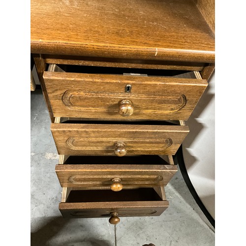 530 - MODERN OAK ROLL TOP DESK WITH CUPBOARDS TO BASE AND MATCHING CHAIR W55