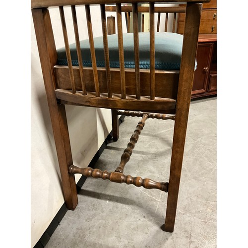 533 - VINTAGE BEECH PIANO STOOL WITH UPHOLSTERED SEAT WITH SHEET MUSIC INSIDE W22