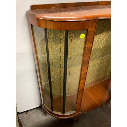 560 - VINTAGE WALNUT VENEERED GLASS FRONTED CHINA CABINET A/F W41