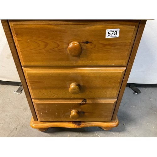 578 - MODERN PINE THREE DRAWER BEDSIDE CHEST W18