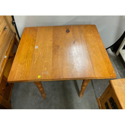 568 - MODERN PINE DROP LEAF KITCHEN TABLE ON TURNED LEGS W36