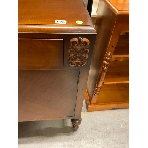 572 - VINTAGE 1950S OAK SIDEBOARD WITH TWO DRAWERS ABOVE TWO CUPBOARDS WITH CHROME HANDLES W48