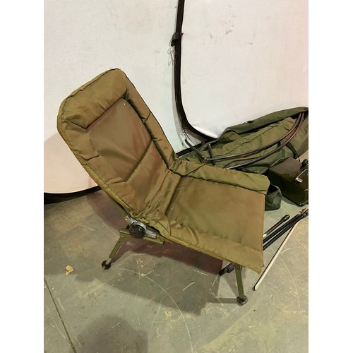 317 - ASSORTED CARP FISHING EQUIPMENT TO INCLUDE FOLDING CHAIR ETC