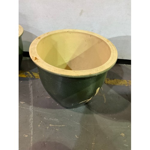 324 - SET OF THREE GRADUATED GARDEN CERAMIC POTS