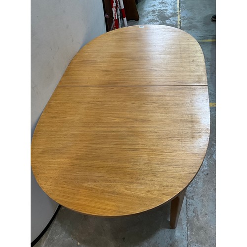 358 - VINTAGE TEAK EXTENDING DINING TABLE ON SQUARE TAPERING LEGS  L 57