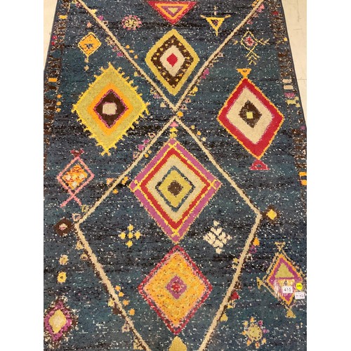 410 - BLUE DIAMOND PATTERNED RUG 75