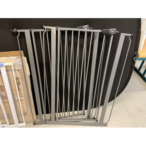 411 - LINDLAM EASY CLOSE STAIR GATE,STACK OF THREE CHIILDRENS CHAIRS, CAR SEAT,TARVEL COT ETC